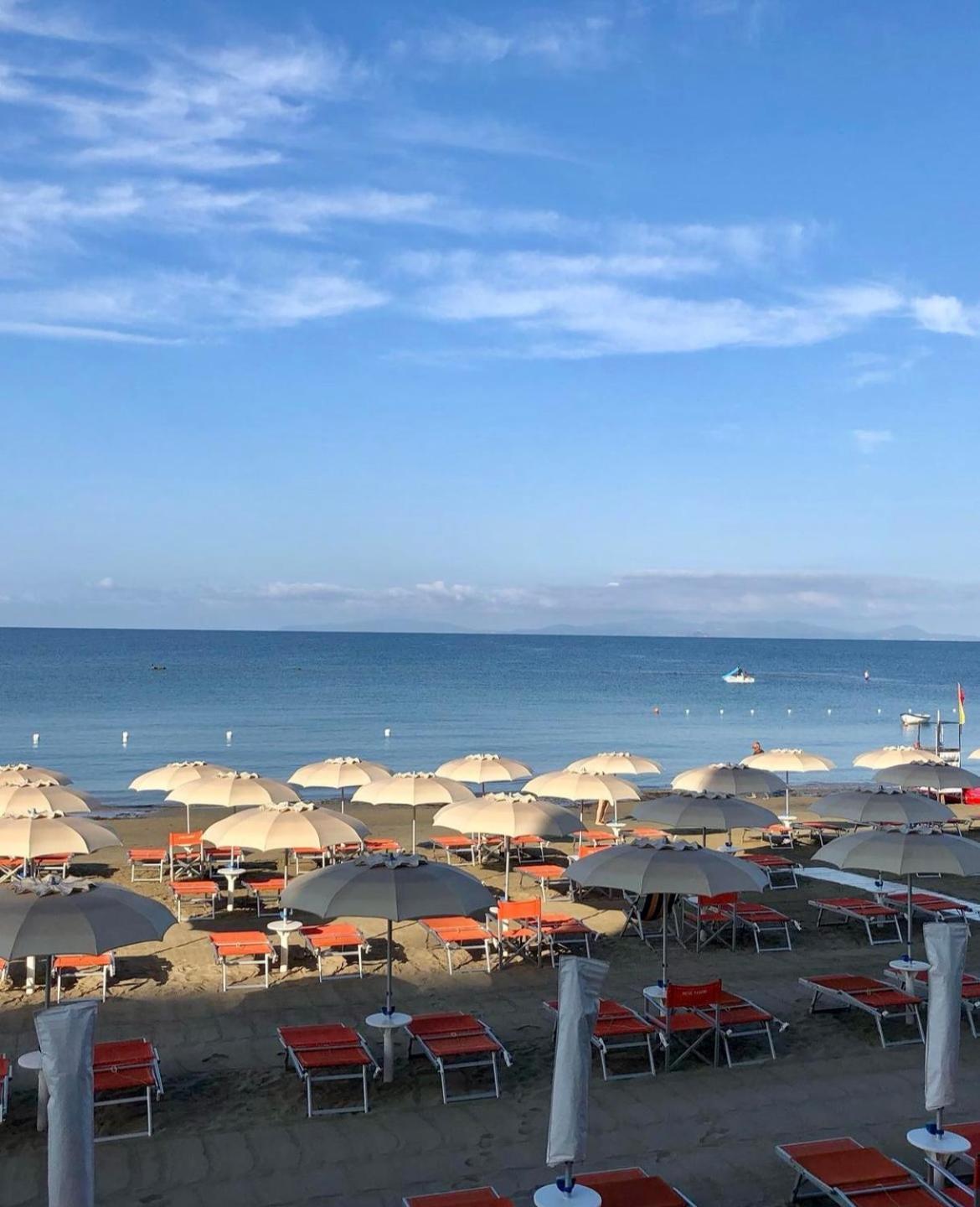 Hotel Parrini Фоллоника Экстерьер фото